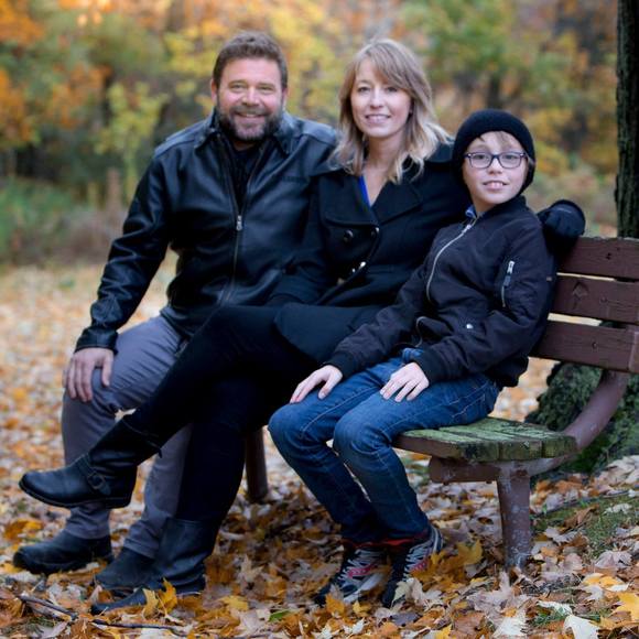 Meet your Posher, April - Picture 1 of 1